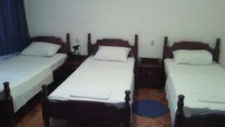Отель Hotel Evropa Подгорица Трехместный номер эконом-класса-4